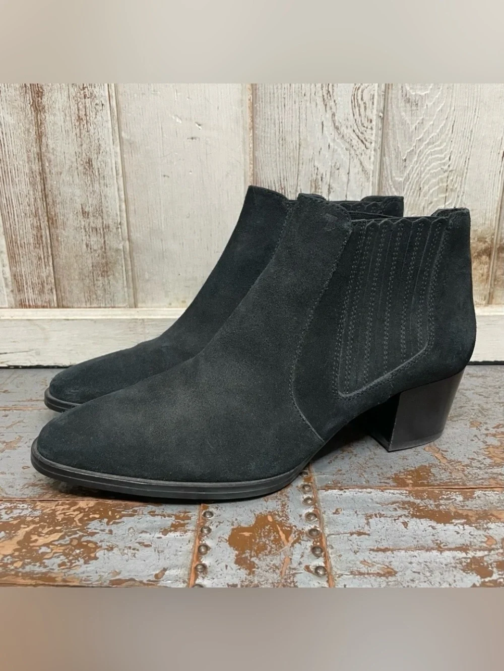 Tod’s Gomma XC Tronch Elastico Leather Ankle Heeled Boots